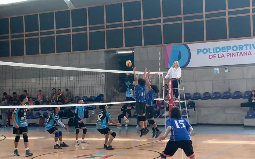 Alumnas de la Academia de Voleibol Damas Básica participan de los Juegos  Deportivos Escolares de la comuna de Huechuraba a realizarse en